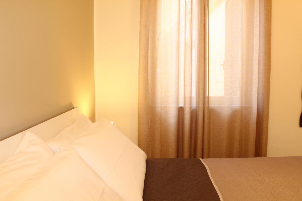 Cosmo Apartment Palermo Bagian luar foto